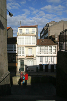 Bajada a la calle Virxe da Cerca, Santiago de Compostela, La Cor