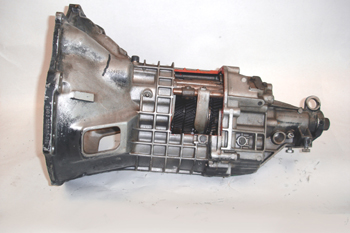 Caja de cambios longitudinal. Sección y vista barras selectoras