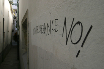 Pintada en la calle Entrerruas, Santiago de Compostela, La Coruñ