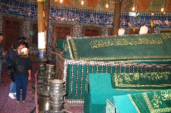 Ataúdes de altos cléricos en Suleymaniye Camii, Estambul, Turquí