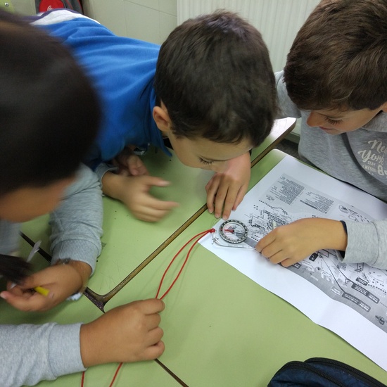 Orientamos el plano con ayuda de la brújula 12