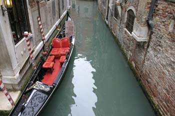 Góndola atracada, Venecia