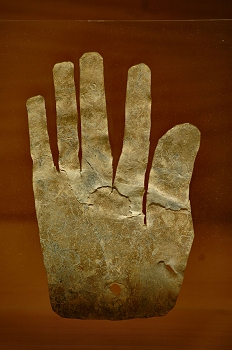 Mano de plomo, Huesca