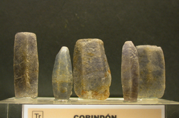 Corindón, var. zafiro (Madagascar)