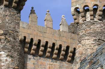 Muralla, almenas