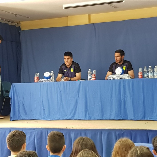 Los jugadores del C.F. Leganés visitan el cole 8