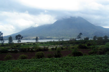 Laguna de San Pablo en Otavalo, Ecuador