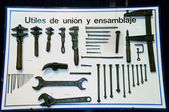 Construcción de una embarcación: útiles de unión y ensamblaje, M