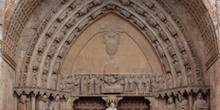 Puerta principal de la Catedral de Burgo de Osma, Soria, Castill