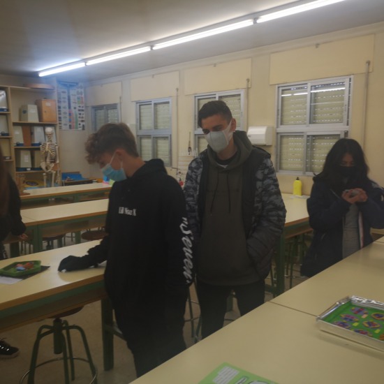 Alumnos con sus maquetas 