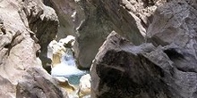 Saltos de agua en el Barranco de la Peonera, Huesca