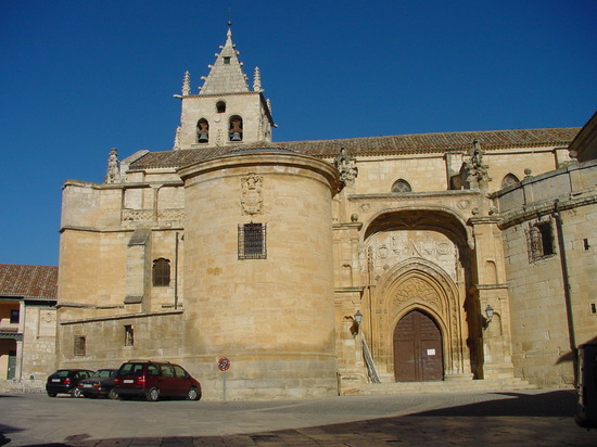 Fachada de la iglesia de la Magdalena en Torrelaguna