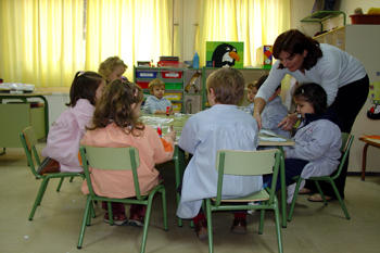 Realizando manualidades