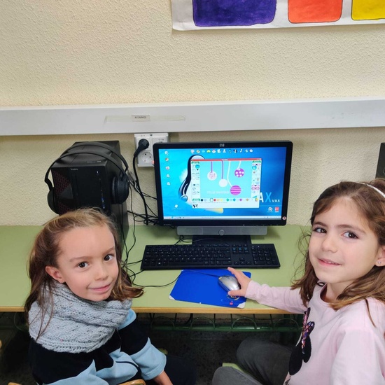 2019_12_16_los tecnológicos dibujos navideños de 1º_CEIP FDLR_Las Rozas 2