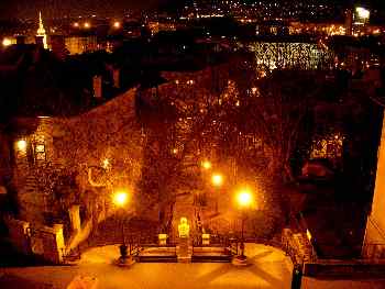 Escalinatas de acceso a la citadela, Budapest, Hungría