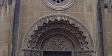 Entrada al Claustro de San Pedro el Viejo, Huesca
