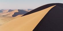 Contraste luz-sombra en el desierto, Namibia