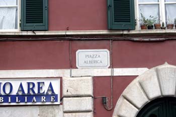 Piazza Alberica, Carrara