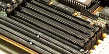 Slots tipo DIMM para memoria RAM