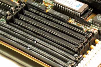 Slots tipo DIMM para memoria RAM
