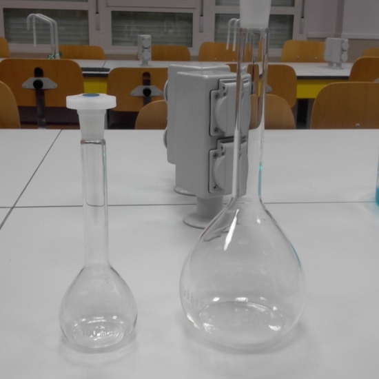 Matraz aforado de fondo plano