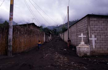 Calle en San Antonio Aguas Calientes, Guatemala