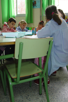 Realizando actividad en el aula