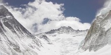 Glaciar CVM Occidental con pared nevada del Lhotse