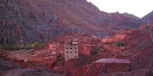 Construcciones de piedra roja en la Garganta de Todra, Marruecos