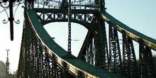 Estructura superior del Puente de la Libertad, Budapest, Hungría