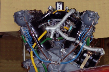 Vista posterior de un motor en V