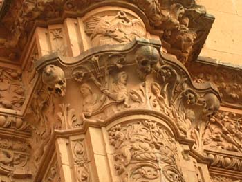 Detalle de la fachada del Edificio Histórico de la Universidad,