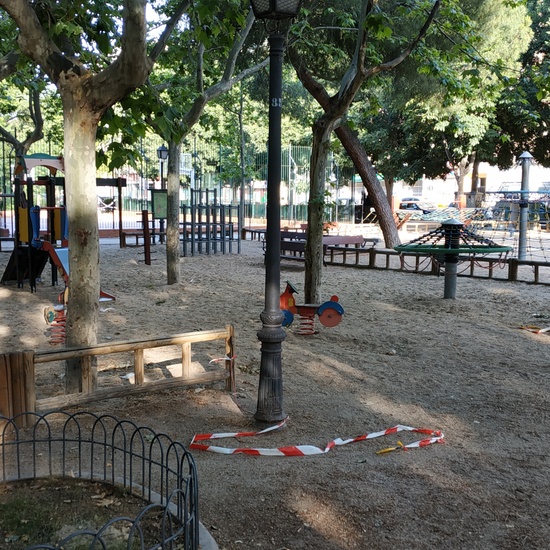 La pandemia en los parques infantiles2 3