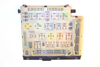 Caja de relés y fusibles tipo Ford
