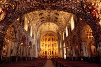 Vista del interior de la iglesia de Santo Domingo, Oaxaca, Méxic