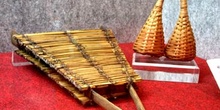 Instrumentos africanos de paja de bambú