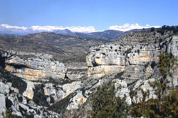 Barranco de Mascún con la Sierra de Guara al fondo, Huesca