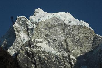 Acercamiento al Kang Tega, visto desde Tengboche