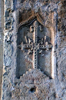 Adorno escultórico con forma de cruz