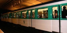 Metro de París, Francia