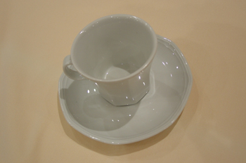 Plato y taza de café, grandes