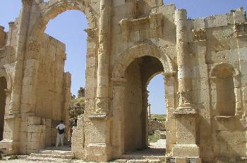 Arco de Adriano, Jarash, Jordania