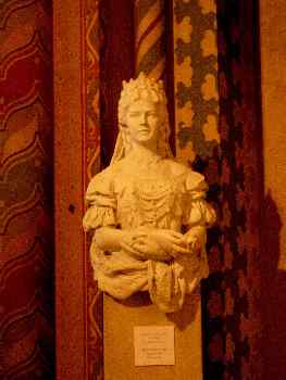 Escultura de la reina Sissi, Catedral de San Matías, Budapest, H