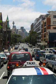Tráfico en el centro de Sydney, Australia
