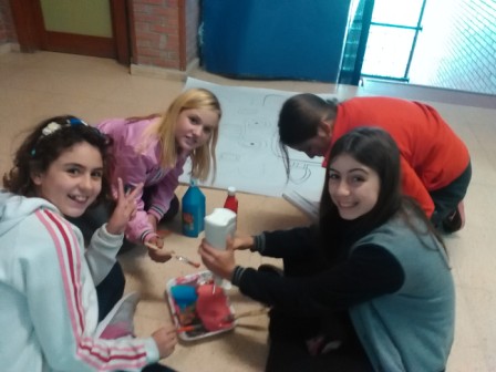 2016_12_Preparando decorados por Navidad_Sexto 6