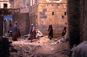 Grupo de mujeres en Shibam, Yemen