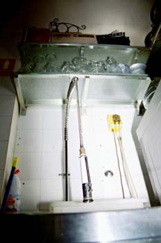 Grifo en cocina industrial