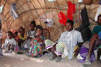 Interior de cabaña, Rep. de Djibouti, áfrica