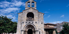 Iglesia de Santa María de la Oliva, Villaviciosa