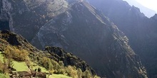 Poblado en los Picos de Europa